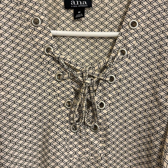 Flutter sleeve top - Picture 3 of 6